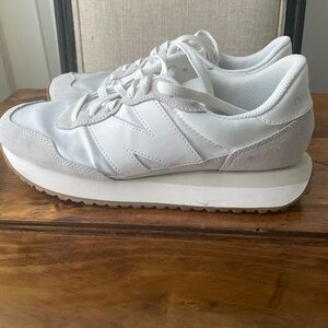 White New Balance 237